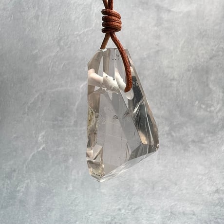 【ガネッシュヒマール産】天然ヒマラヤ水晶ペンダント(ポリッシュ面有)❶/GaneshHimal Natural Himalayan Quartz Pendant
