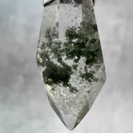 【ガネッシュヒマール産】アクチノライト&クローライト天然ヒマラヤ水晶ペンダントトップ①/Ganesh Himal Actinorite in Himalayan Quartz Pendant Top