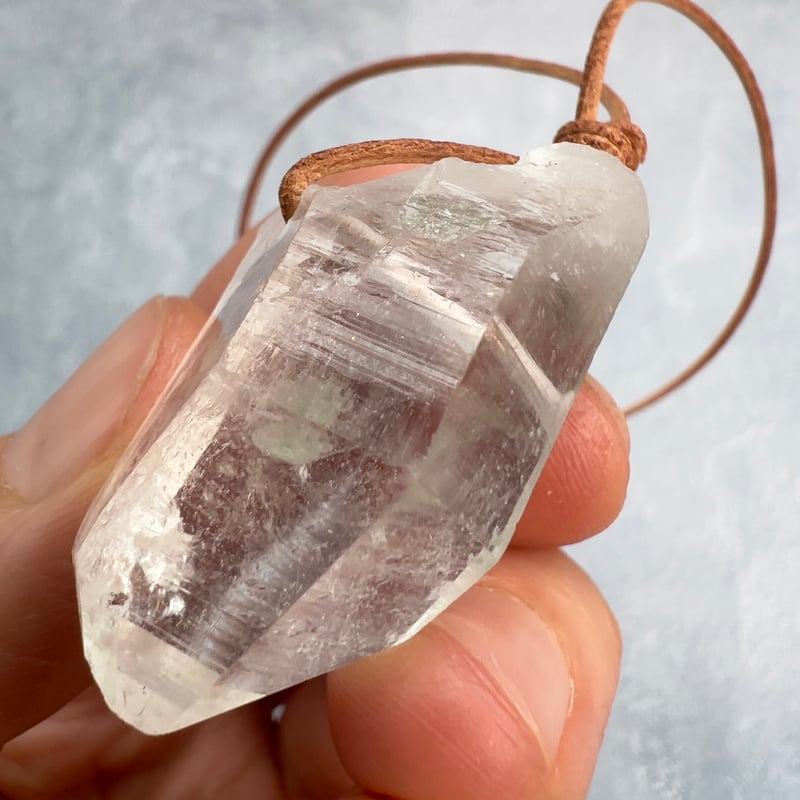 mimi　究極品質　ヒマラヤ幻の聖山　カイラス水晶のペンダントトップ　6g mimi様専用 究極品質 ヒマラヤ幻の聖山 カイラス水晶のペンダント