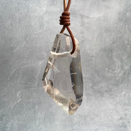 【ガネッシュヒマール産】天然ヒマラヤ水晶ペンダント(ポリッシュ面有)❶/GaneshHimal Natural Himalayan Quartz Pendant
