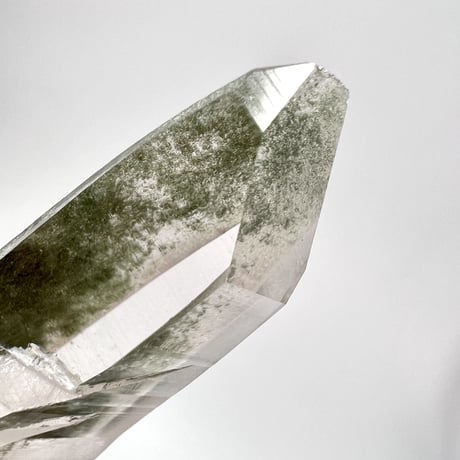 【ガネッシュヒマール産】クローライトイン天然ヒマラヤ水晶ナチュラルポイント③ Ganesh Himal Chlorite in Himalayan Quartz Natural Point