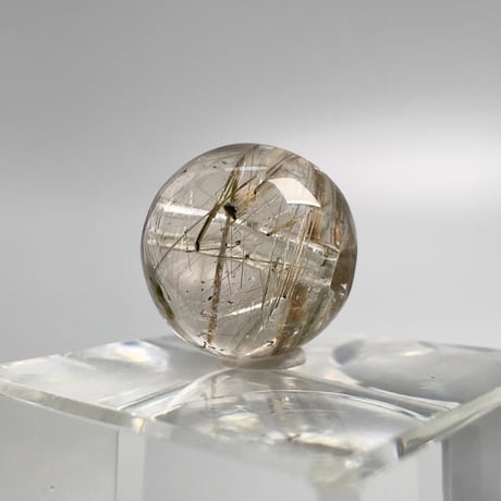 【ガネッシュヒマール産】11mm"手磨き加工"アクチノライトイン天然ヒマラヤ水晶ビーズ/Ganesh Himal Actinolite in Himalayan Quartz Round Beads