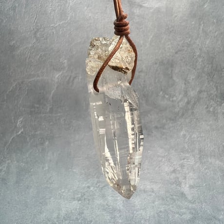 【ガネッシュヒマール産】天然ヒマラヤ水晶ペンダント⑨/GaneshHimal Natural Himalayan Quartz Pendant