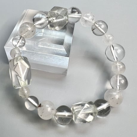 【カイラス産】"手磨き"天然ヒマラヤ水晶デザインブレスレット/Kailash Himalayan Quartz Design Bracelet