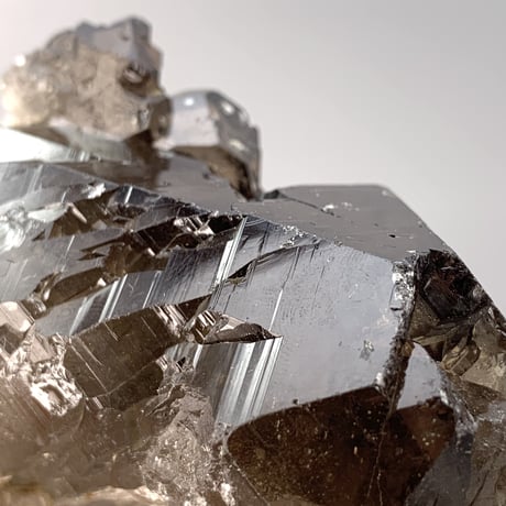 【Premium】ガウリシャンカール産天然ヒマラヤスモーキークォーツ/Gaurishankar Himalayan Smoky Quartz