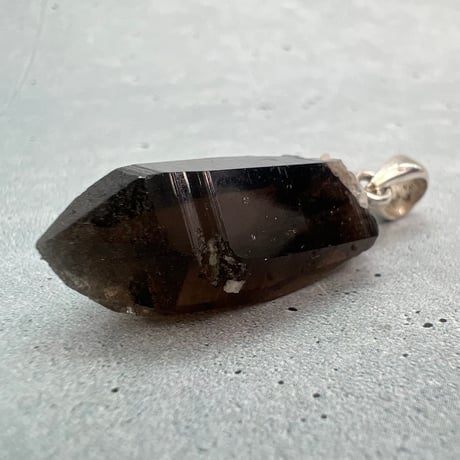 【ガウリシャンカール産】天然ヒマラヤスモーキークォーツ バチカン付きペンダントトップ/Gaurishankar HimalayanSmoky Silver925 pendant top
