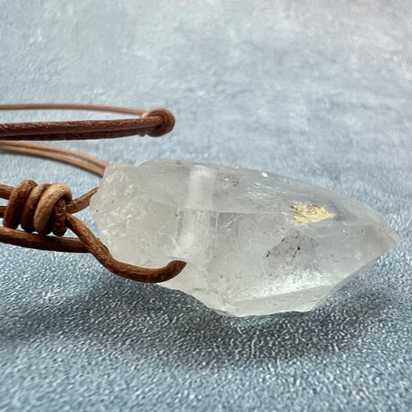 【カイラス産】天然ヒマラヤ水晶革紐付きペンダント⑦/Kailash Himalayan Quartz Pendant