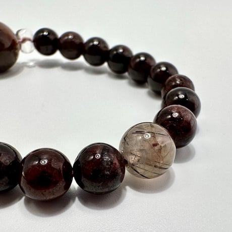 【デザインブレスレット】ネパールガーネット×ガネッシュヒマール産アクチノライトイン天然ヒマラヤ水晶/Nepal Garnet×GaneshHimal Actinolite in Beads