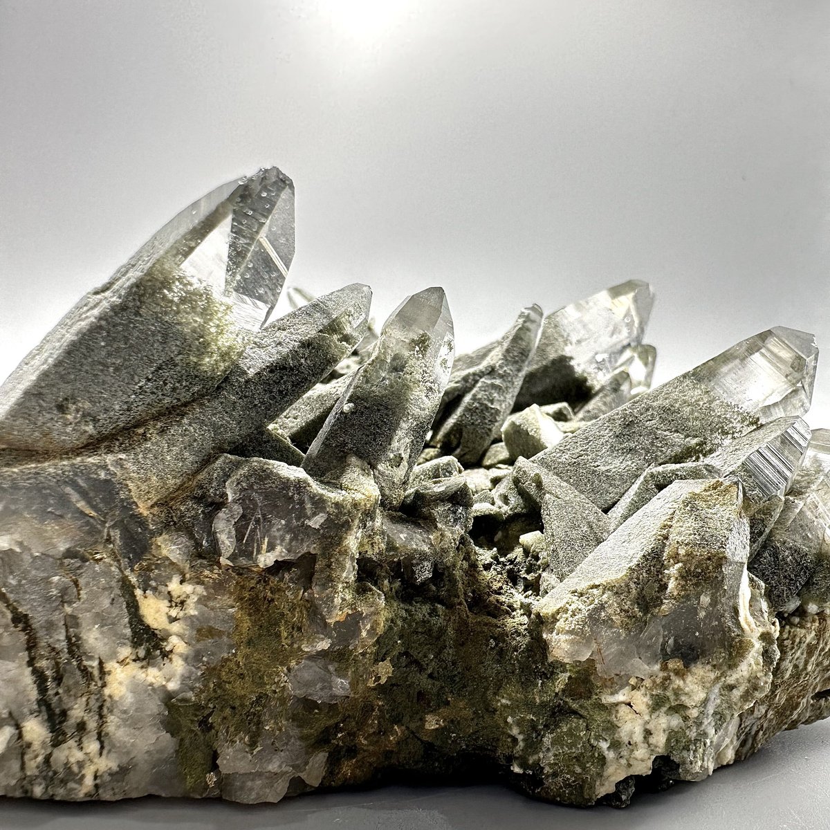 ヒマラヤ産 クローライト 原石 クラスター 鉱物 標本 原石 インテリア 天然石 ヒマラヤ水晶 クローライト 原石 クラスター