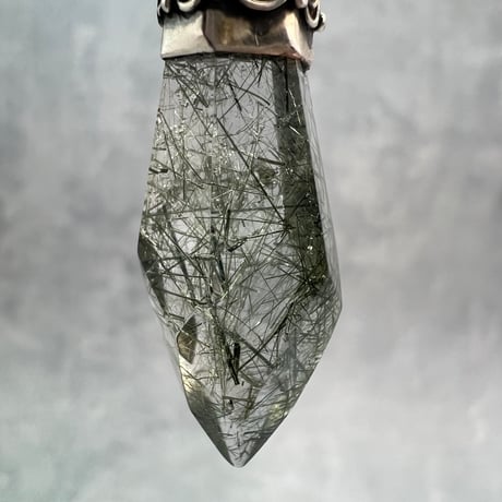【ガネッシュヒマール産】アクチノライトイン天然ヒマラヤ水晶ペンダントトップ④/Ganesh Himal Actinorite in Himalayan Quartz Pendant Top