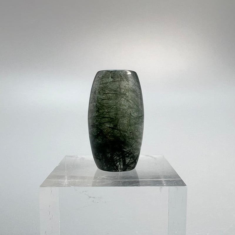 ガネッシュヒマール産】アクチノライト イン天然ヒマラヤ水晶 樽型