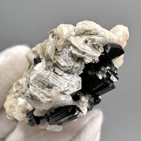 ネパールジャジャルコット産 ヒマラヤ天然ブラックトルマリン原石⑤/Nepal Jajarkot Himalayan Natural Black Tourmaline