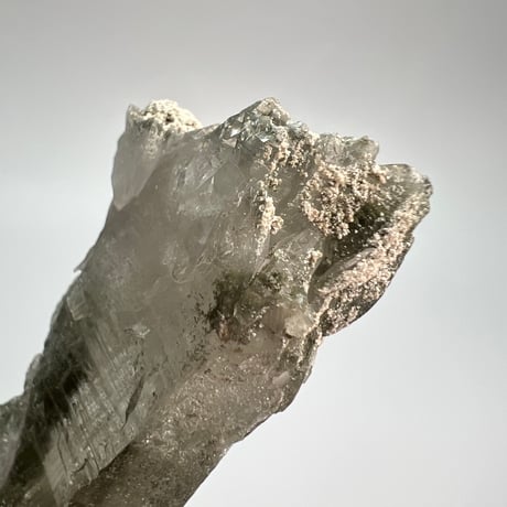 大特価【ガネッシュヒマール産】クローライトイン天然ヒマラヤ水晶⑪/Ganesh Himal Chlorite in Himalayan Quartz