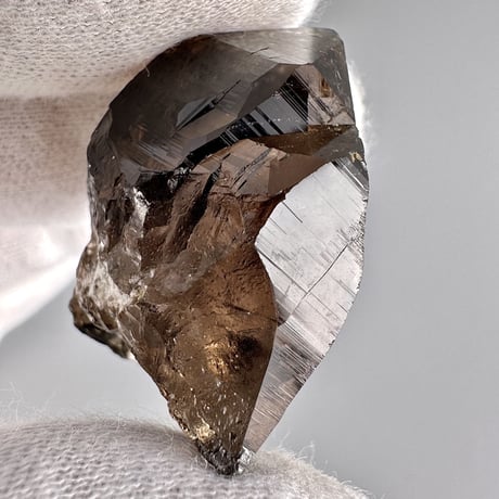 ガウリシャンカール産天然ヒマラヤスモーキークォーツ /GauriShankar Himalayan Smoky Quartz
