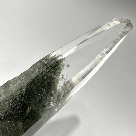 【ガネッシュヒマール産】クローライトイン天然ヒマラヤ水晶ナチュラルポイント⑦ Ganesh Himal Chlorite in Himalayan Quartz Natural Point