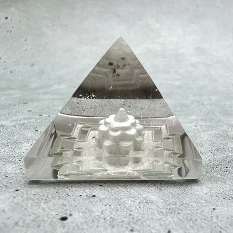 【ガネッシュヒマール産】天然ヒマラヤ水晶ピラミッド"シュリヤントラ"/Ganesh Himal Himalayan Quartz Pyramid " Shri Yantra"