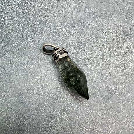 【ガネッシュヒマール産】アクチノライトイン天然ヒマラヤ水晶ペンダントトップ④/Ganesh Himal Actinorite in Himalayan Quartz Pendant Top
