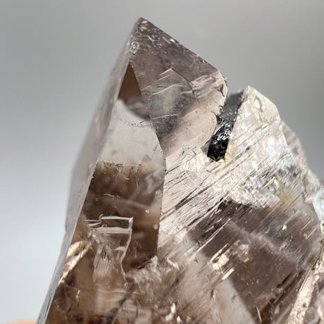 【ガネッシュヒマール産】バイオタイトイン天然ヒマラヤ水晶/Ganesh Himal Himalayan Quartz