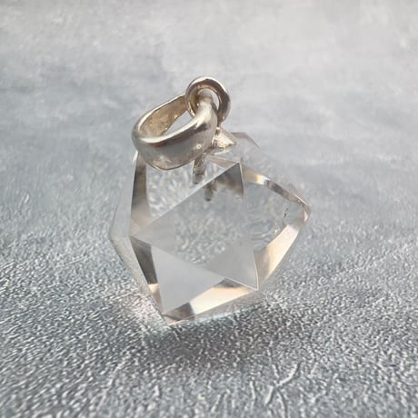【ガネッシュヒマール産】天然ヒマラヤ水晶"手磨き加工"イコサヘドロン"ペンダントトップ/Ganesh Himal Himalayan Quartz "Icosahedron"Pendant Top