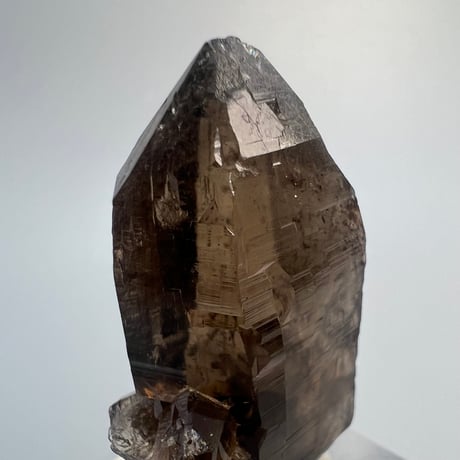 ガウリシャンカール産天然ヒマラヤスモーキークォーツポイント/GauriShankar Himalayan Smoky Quartz Point