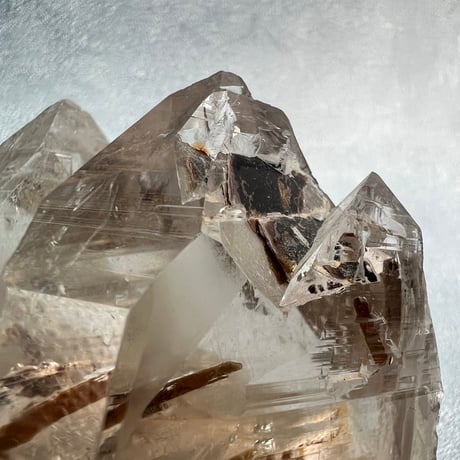 【ガネッシュヒマール産】バイオタイト&雲母入り天然ヒマラヤ水晶/Ganesh Himal Biotite & Mica in Himalayan Quartz