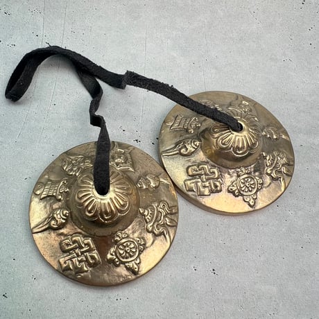 【ティンシャ】アスタマンガル①(約6.5cm)/Tingsha "Ashtamangala"
