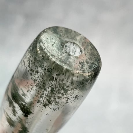 【ガネッシュヒマール産】クローライトイン天然ヒマラヤ水晶 樽型ビーズ⑬/Ganesh Himal Chlorite in Himalayan Quartz barrel beads