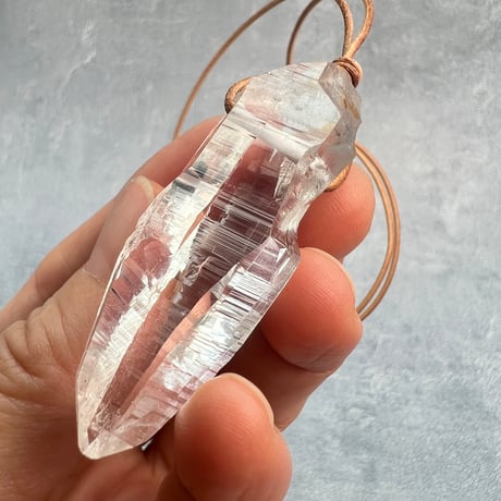 【ガネッシュヒマール産】天然ヒマラヤ水晶ペンダント⑧/GaneshHimal Natural Himalayan Quartz Pendant