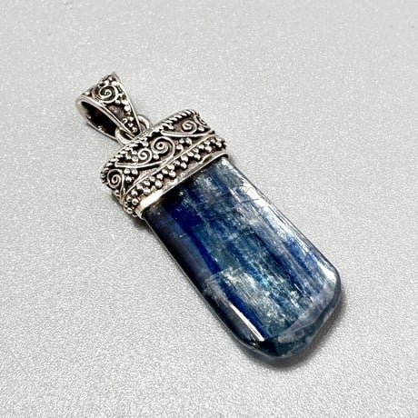 ネパール産ヒマラヤカイヤナイトS/V925ペンダントトップ ① NEPAL Himalayan Kyanite Pendant Top