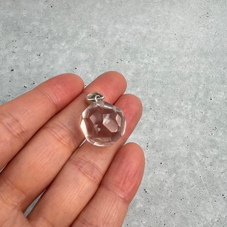 【ガネッシュヒマール産】天然ヒマラヤ水晶"手磨き加工"多面カットペンダントトップ/Ganesh Himal Himalayan Quartz Multicut Pendant Top