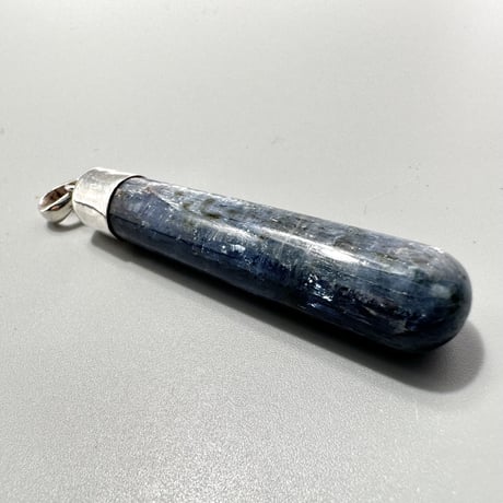 ネパール産ヒマラヤカイヤナイト "手磨き加工"ペンダントトップ 1️⃣ NEPAL Himalayan Kyanite Pendant Top