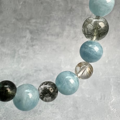 【デザインブレスレット】天然アクアマリン+ガネッシュヒマール産クローライトイン天然ヒマラヤ水晶/Aquamarine+Ganeshhimal Chlorite in H.Quartz Bracelet