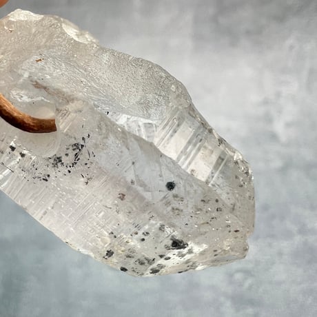 【カイラス産】天然ヒマラヤ水晶革紐付きペンダント/Kailash Himalayan Quartz Pendant