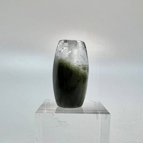 【ガネッシュヒマール産】クローライトイン天然ヒマラヤ水晶 樽型ビーズ/Ganesh Himal Chlorite in Himalayan Quartz barrel beads