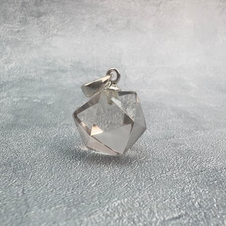 【ガネッシュヒマール産】天然ヒマラヤ水晶"手磨き加工"イコサヘドロン"ペンダントトップ/Ganesh Himal Himalayan Quartz "Icosahedron"Pendant Top