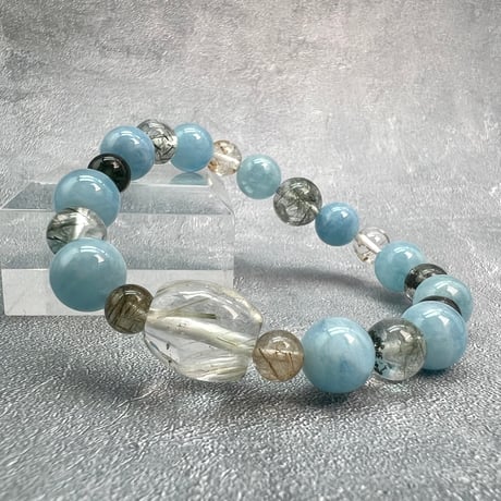 【デザインブレスレット】天然アクアマリン+ガネッシュヒマール産クローライトイン天然ヒマラヤ水晶/Aquamarine+Ganeshhimal Chlorite in H.Quartz Bracelet
