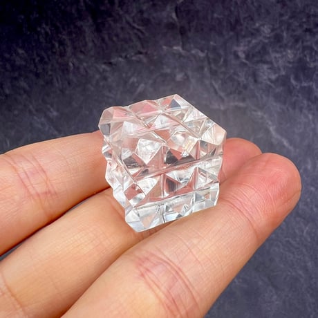 【マニハール産】 天然ヒマラヤ水晶"ピラミッドキューブ"①/Manihar Himalayan Quartz "Pyramid Cube"