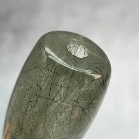 【ガネッシュヒマール産】アクチノライト&クローライトイン天然ヒマラヤ水晶 樽型ビーズ⑭/Ganesh Himal Actinolite&Chlorite in barrel beads