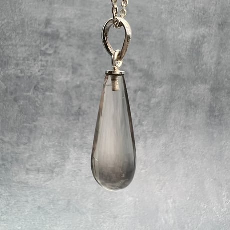 【ガウリシャンカール産】天然ヒマラヤスモーキークォーツ雫型ペンダントトップ/GauriShankar Himalayan Smoky Quartz Drop Pendant Top
