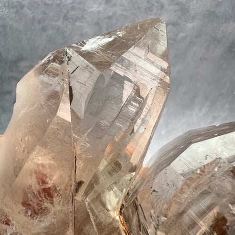 【ガネッシュヒマール産】バイオタイト&雲母入り天然ヒマラヤ水晶/Ganesh Himal Biotite & Mica in Himalayan Quartz