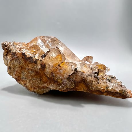 【ガネッシュヒマール産】リモナイトインヒマラヤ水晶クラスター/ Ganesh Himal Limonite in Himalayan Quartz Cluster