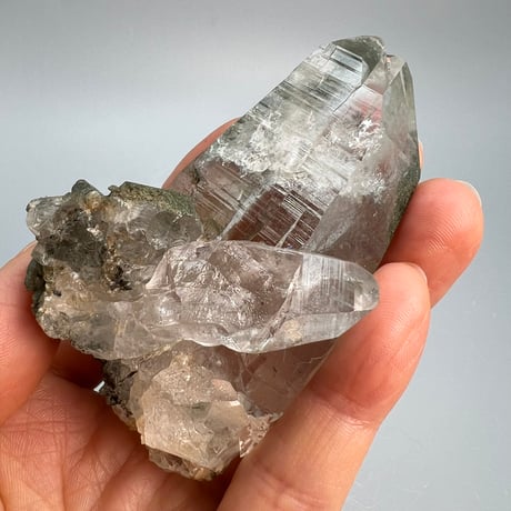 大特価【ガネッシュヒマール産】クローライトイン天然ヒマラヤ水晶/Ganesh Himal Chlorite in Himalayan Quartz