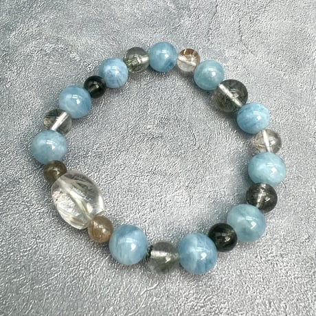 【デザインブレスレット】天然アクアマリン+ガネッシュヒマール産クローライトイン天然ヒマラヤ水晶/Aquamarine+Ganeshhimal Chlorite in H.Quartz Bracelet