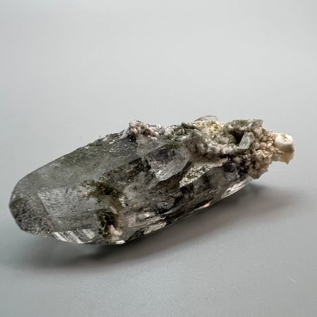 大特価【ガネッシュヒマール産】クローライトイン天然ヒマラヤ水晶/Ganesh Himal Chlorite in Himalayan Quartz