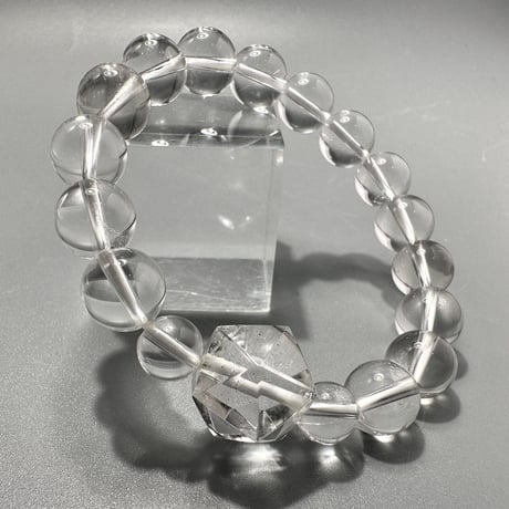 【デザインブレスレット】ガネッシュヒマール産ヒマラヤ水晶"イコサヘドロン" 内径14/GaneshHimal"Icosahedron"