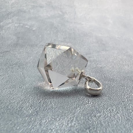 【ガネッシュヒマール産】天然ヒマラヤ水晶"手磨き加工"イコサヘドロン"ペンダントトップ/Ganesh Himal Himalayan Quartz "Icosahedron"Pendant Top