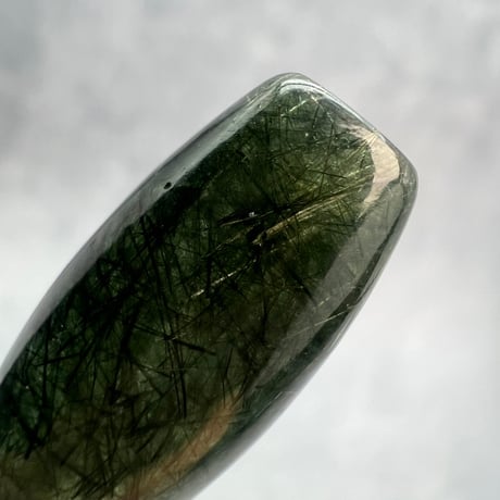 【ガネッシュヒマール産】アクチノライトイン天然ヒマラヤ水晶 樽型ビーズ/Ganesh Himal Actinolite in Himalayan Quartz barrel beads