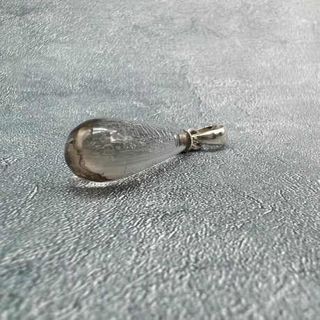 【ガウリシャンカール産】天然ヒマラヤスモーキークォーツ雫型ペンダントトップ/GauriShankar Himalayan Smoky Quartz Drop Pendant Top