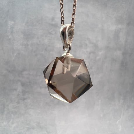【ガウリシャンカール産】天然ヒマラヤ水晶"手磨き加工"イコサヘドロン"ペンダントトップ②/GauriShankar Himalayan Quartz "Icosahedron"Pendant Top