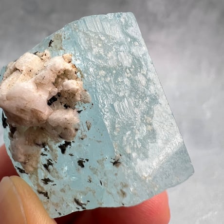ネパール産【ヒマラヤアクアマリン】原石/Nepal Himalayan Aquamarine